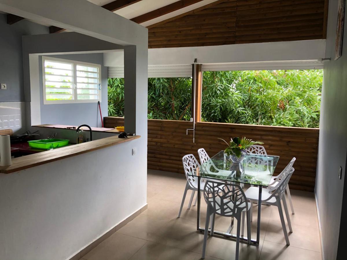 Appartement Zen Haut MALI Bain chaud à 3 min à Bouillante Extérieur photo