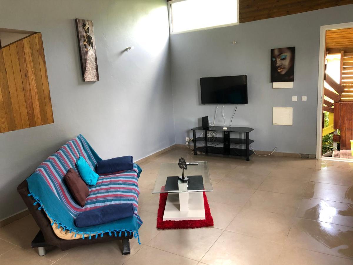 Appartement Zen Haut MALI Bain chaud à 3 min à Bouillante Extérieur photo